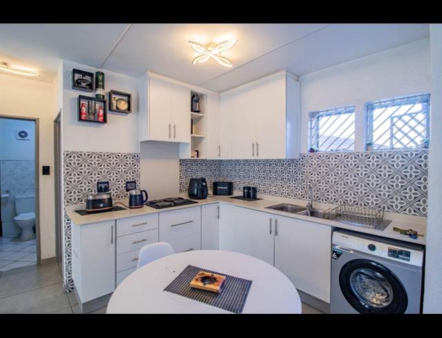 2 BEDROOM TOWNHOUSE FOR SALE IN MULBARTON